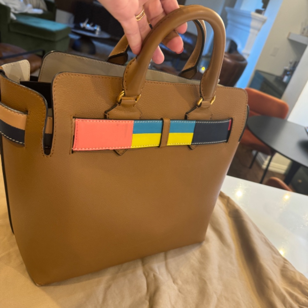 Burberry Belt Tote - Picture 3 of 9